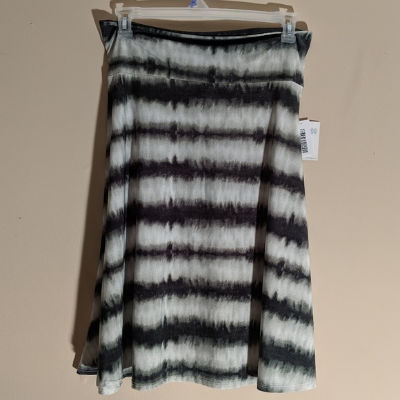 LuLaRoe Dresses & Skirts - LulaRoe Azure skirt - Size XL